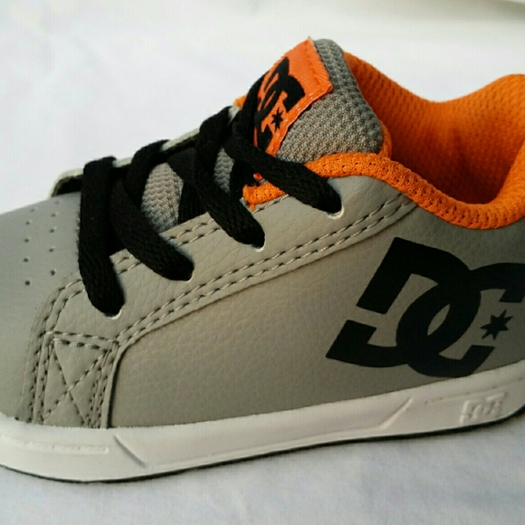 👟🛹 Boys DC Shoes Sneakers 6 - Picture 7 of 9